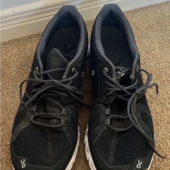 On Cloud 5 Running Shoes - Picture 2 of 3